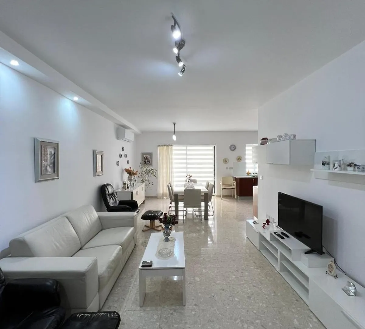 Seaview 2 Bedroom Apartment In Qui-Si-Sana, Sliema Malta