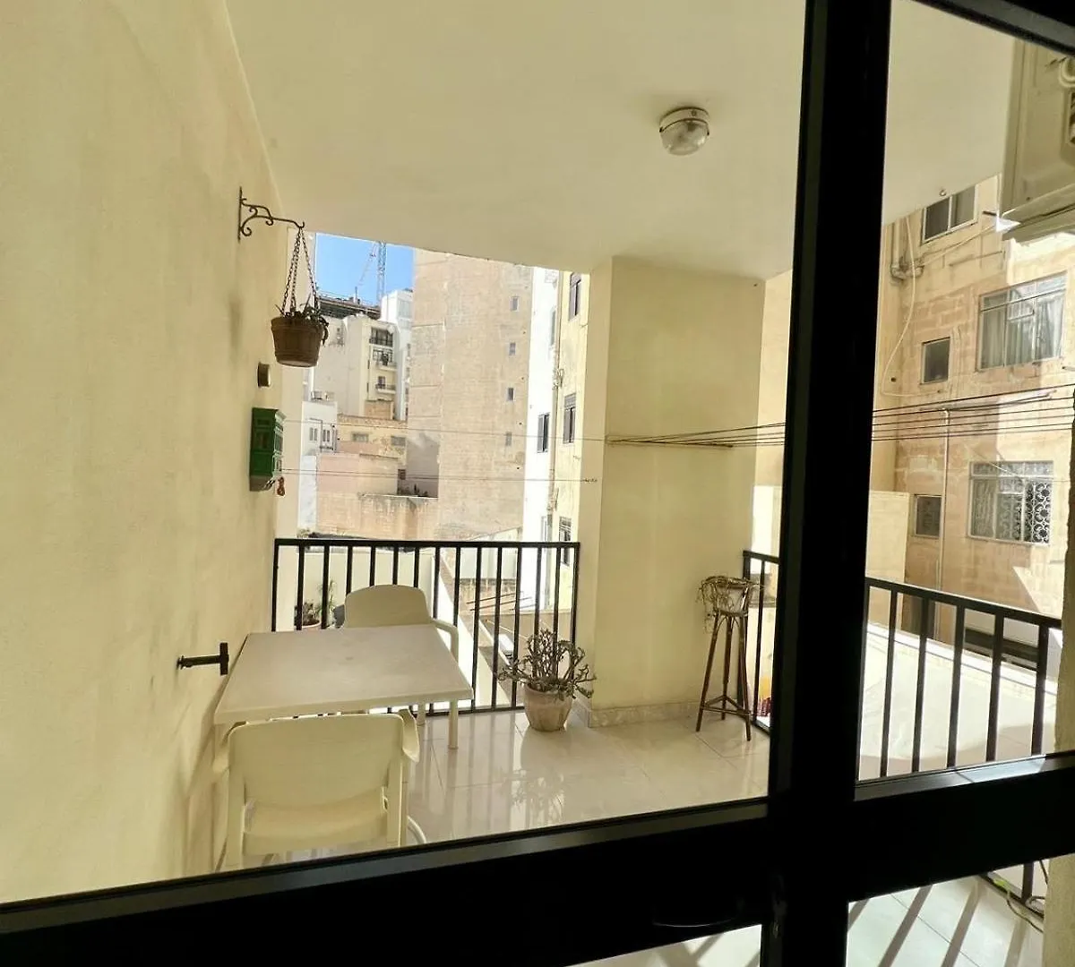 Seaview 2 Bedroom Apartment In Qui-Si-Sana, Sliema
