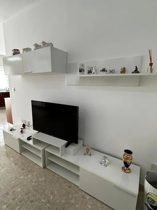 Seaview 2 Bedroom Apartment In Qui-Si-Sana, Sliema