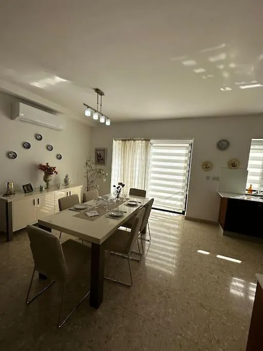 Seaview 2 Bedroom Apartment In Qui-Si-Sana, Sliema