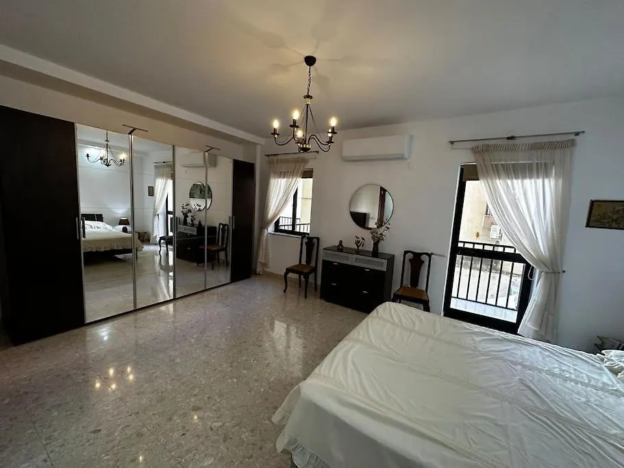 Seaview 2 Bedroom Apartment In Qui-Si-Sana, Sliema Malta